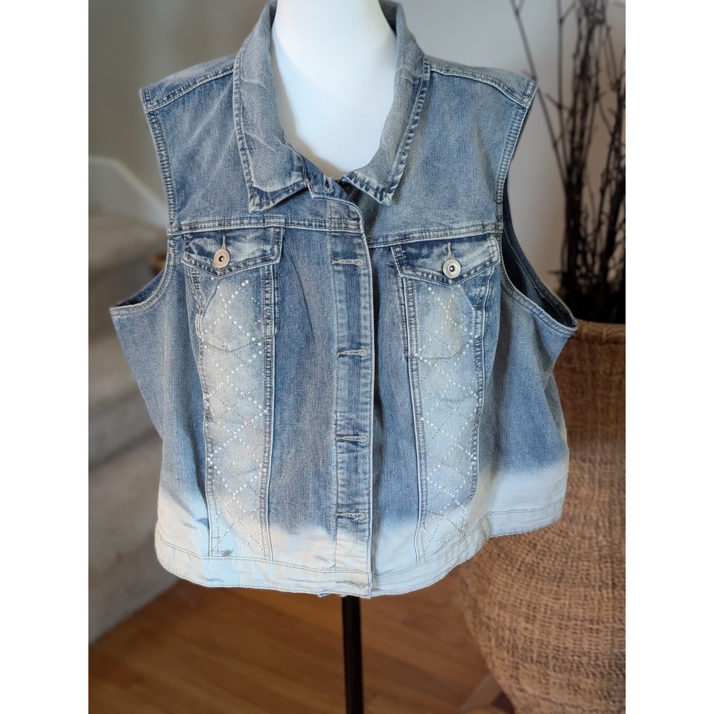Denim Studded Rhinestone Vest Plus Size 26/28W Light Wash Embellished EST 1946